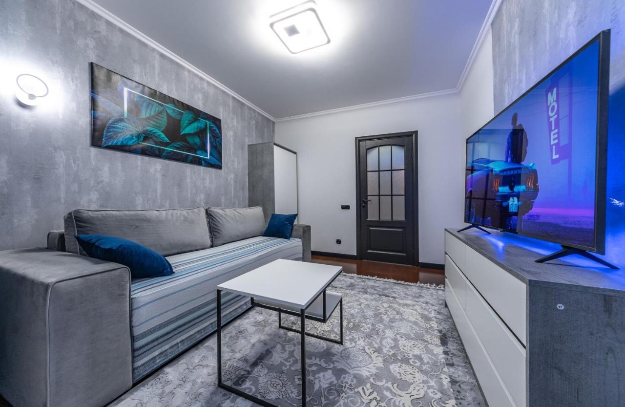 Modern 3 Bedroom Apartment Kiev Eksteriør bilde