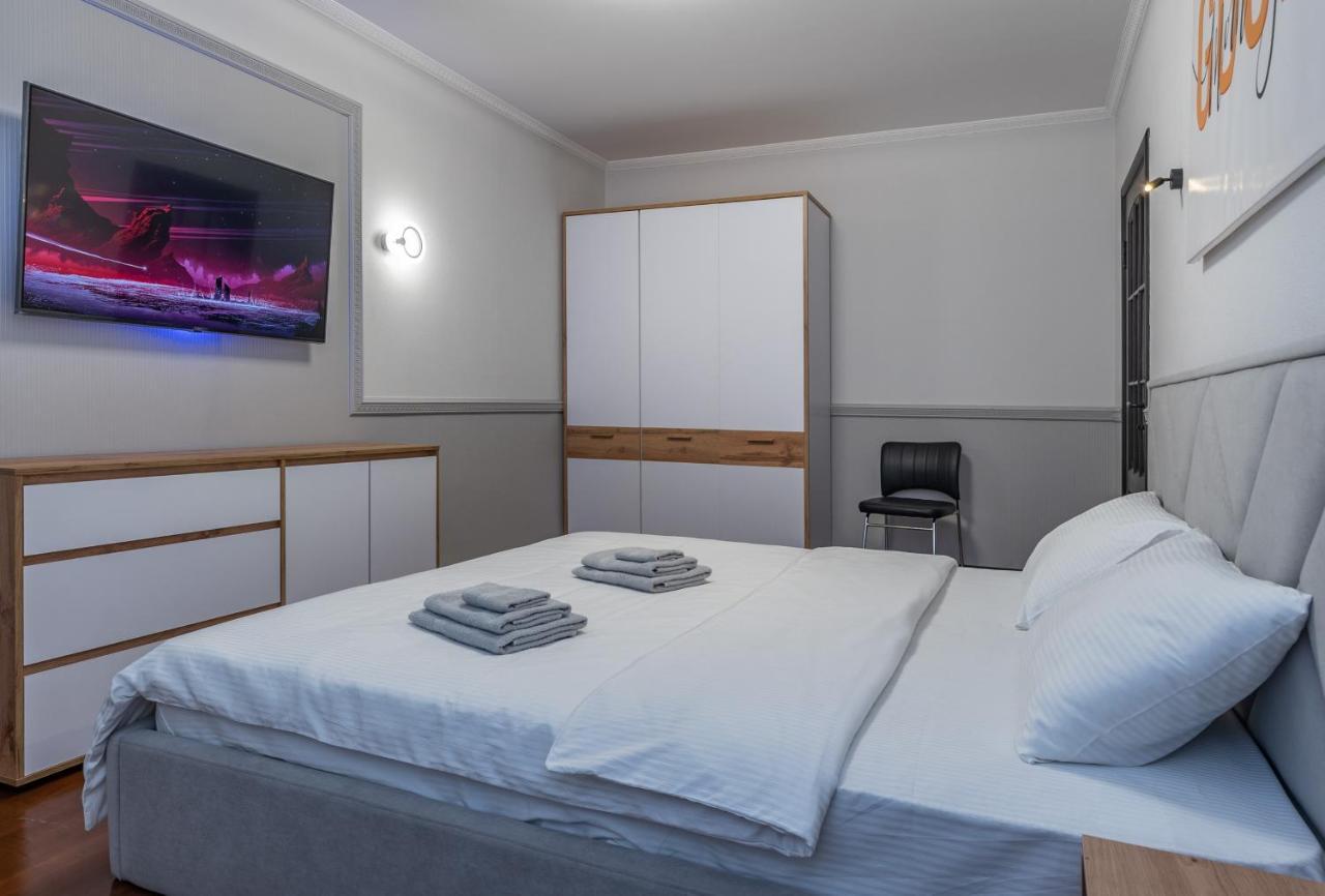 Modern 3 Bedroom Apartment Kiev Eksteriør bilde