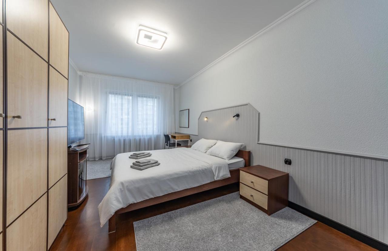 Modern 3 Bedroom Apartment Kiev Eksteriør bilde