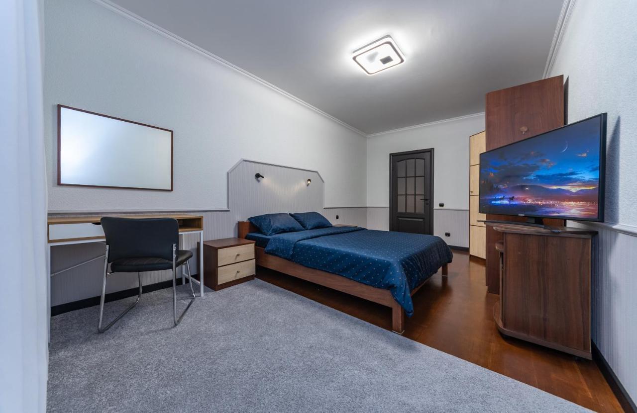 Modern 3 Bedroom Apartment Kiev Eksteriør bilde