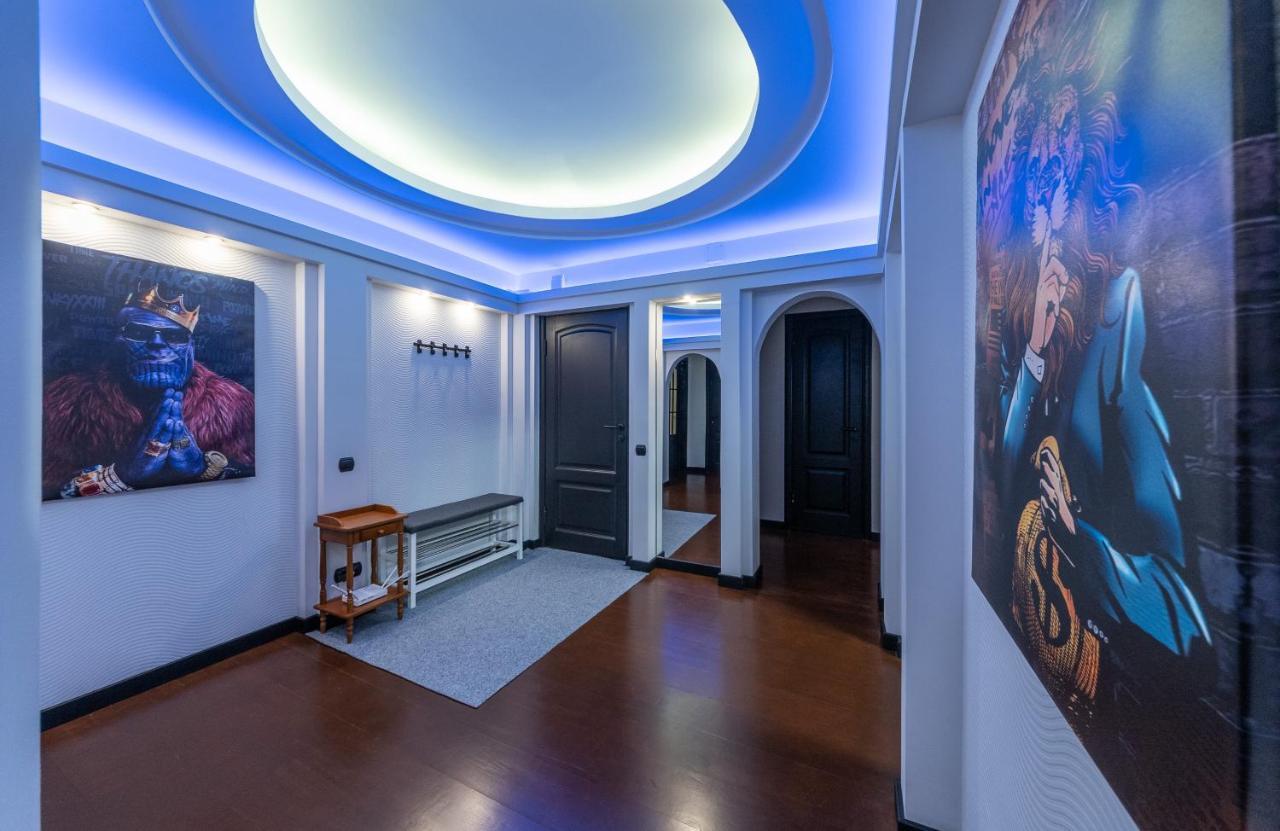 Modern 3 Bedroom Apartment Kiev Eksteriør bilde